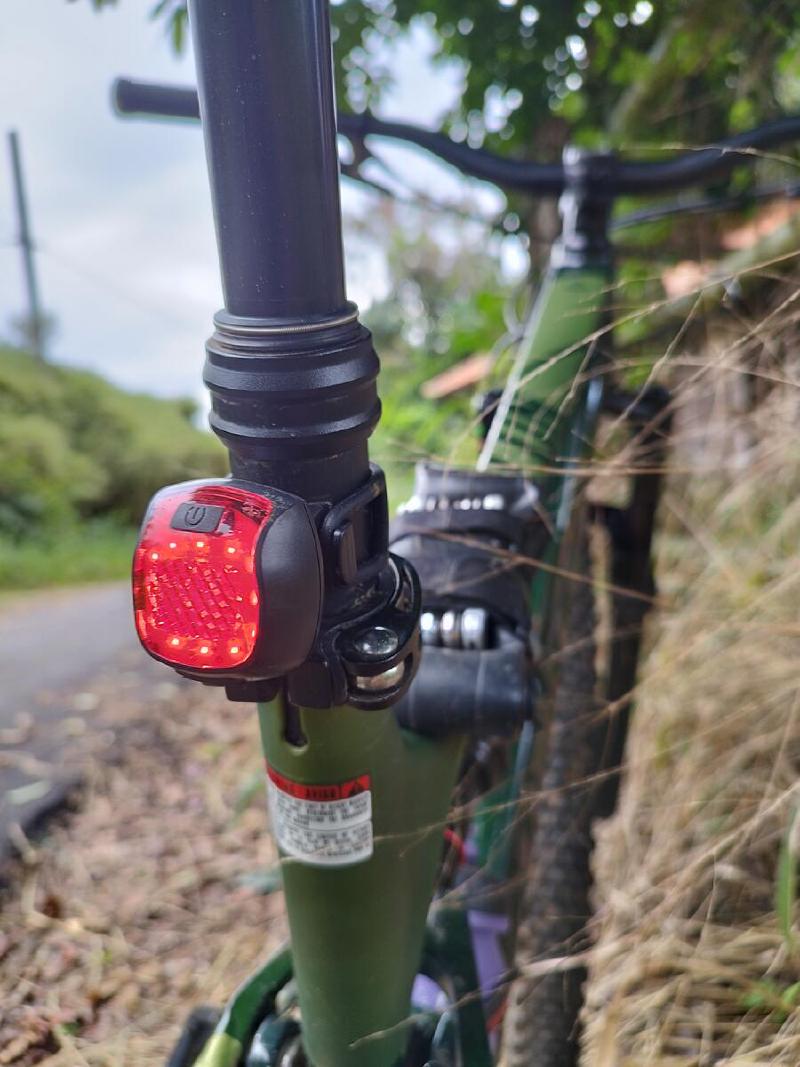 Featured image of post Review Lampu Sepeda Deemount XH-213