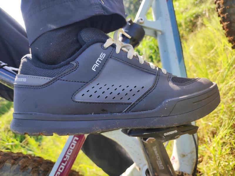 Featured image of post Sepatu Shimano AM501 & Pedal Shimano ME700, Pasangan Terbaik Buat Pemula